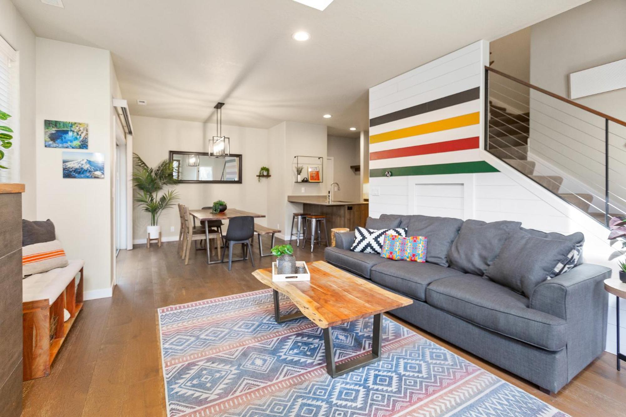הוילה יוג'ין The Pendleton - Walkable - Arcade Loft - Modern- Light & Bright מראה חיצוני תמונה