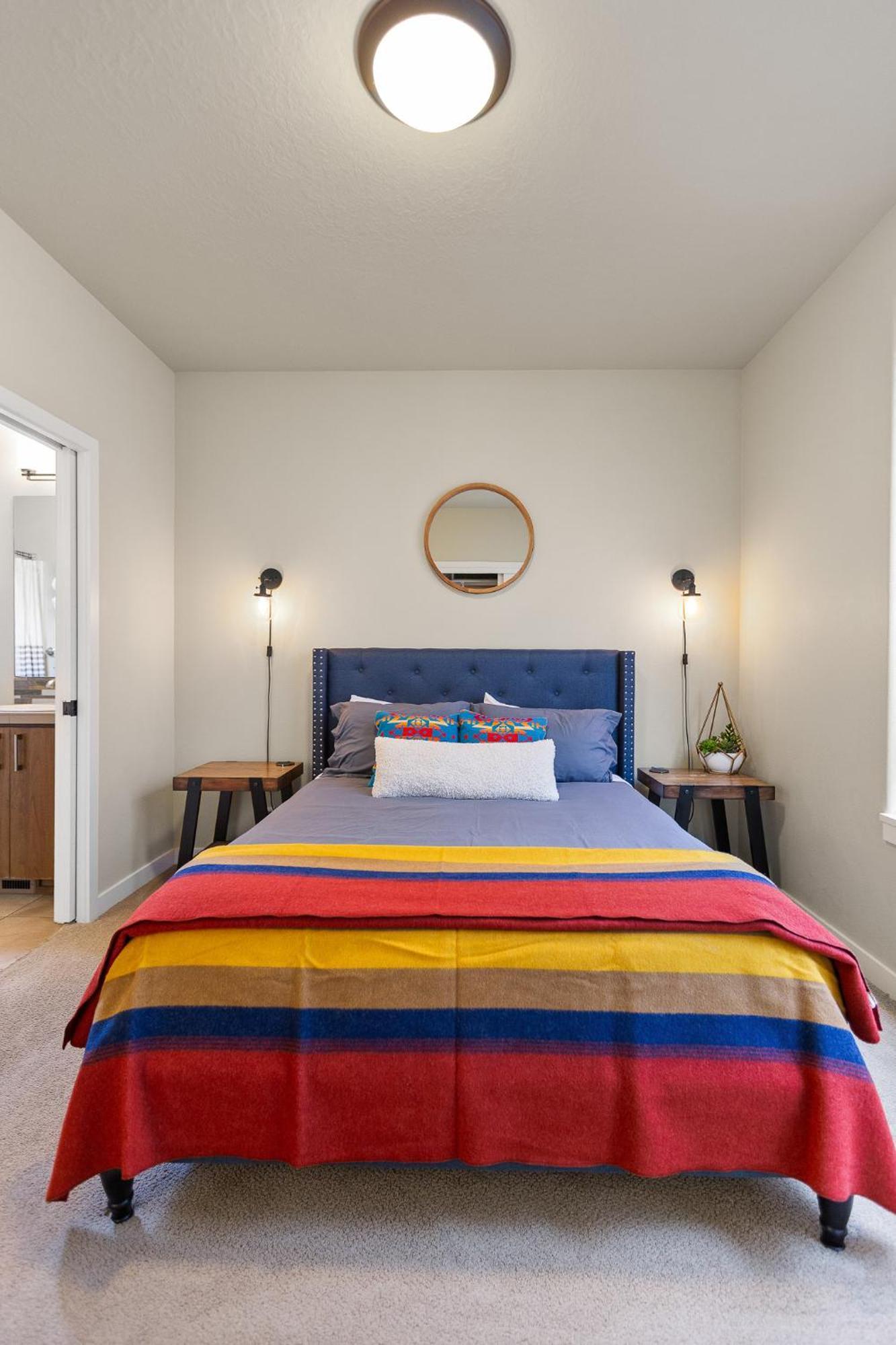 הוילה יוג'ין The Pendleton - Walkable - Arcade Loft - Modern- Light & Bright מראה חיצוני תמונה